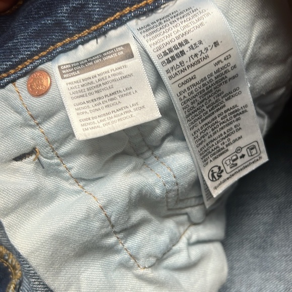 Levi’s 501 Original Fit Button Fly Jeans Men’s 36x32 Medium Wash Straight Leg - Picture 3 of 7